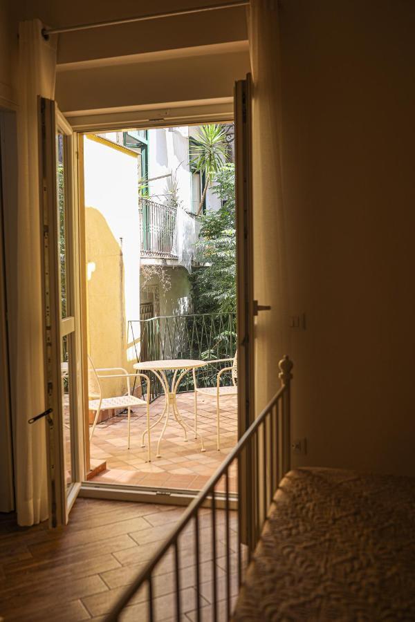 B&B La Fenice Suite Salerno Exteriér fotografie